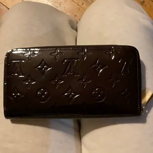 Louis Vuitton Zippy Vernis Wallet - 12 card - 2015 (Excellent condition)